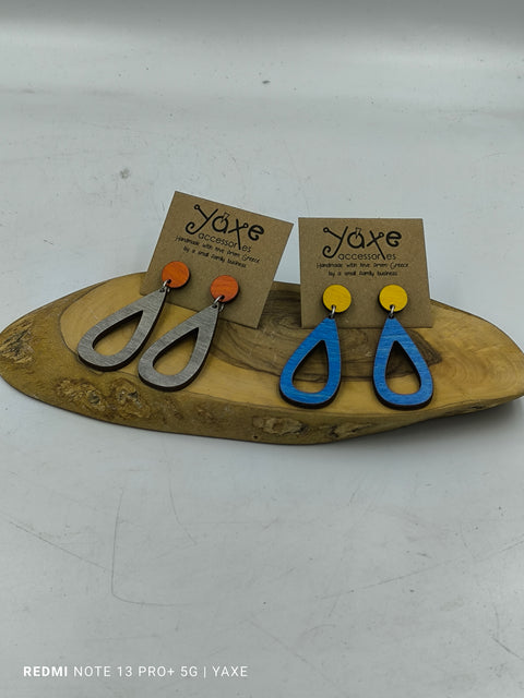 Empty drops earrings of real oak wood